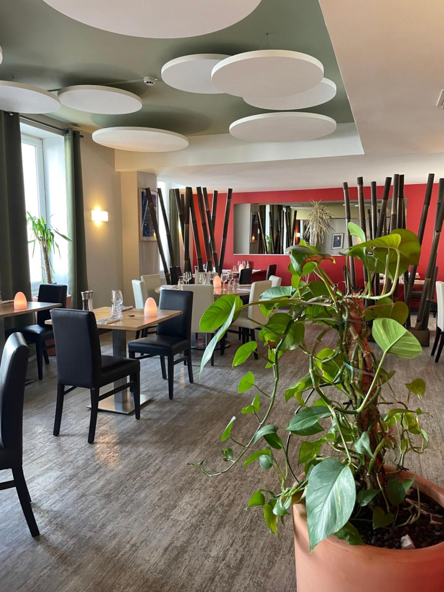 Hotel Restaurant La Boule D'Or Barbezieux-Saint-Hilaire Exteriér fotografie